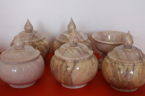 พานหินอ่อน ขนาดสูง 15 เซนติเมตร กว้าง 10 เซนติเมตร