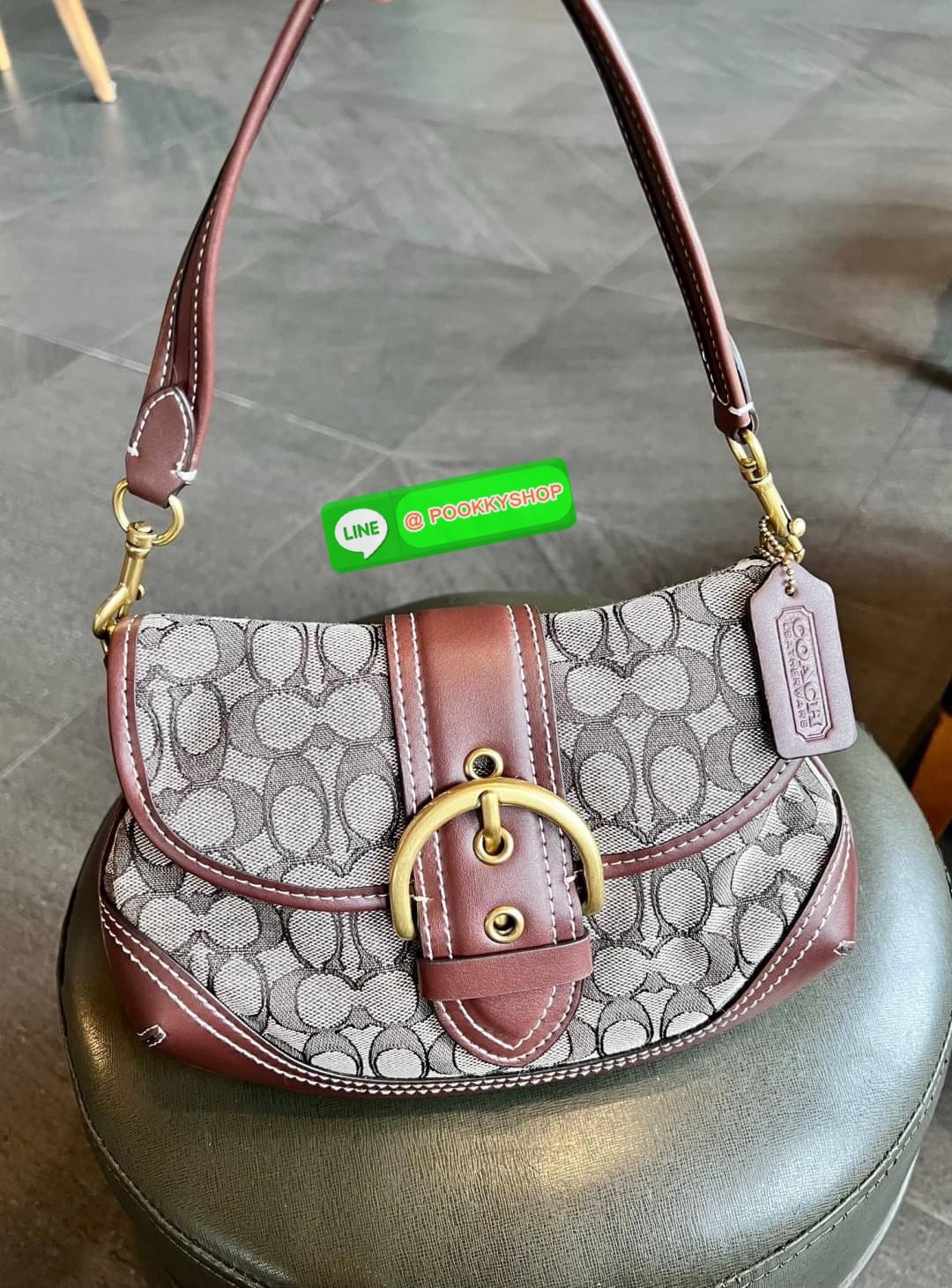 🌟NEW ARRIVAL! วินเทจสุดๆ ใช้กี่ครั้งก็ไม่เบื่อ สวยมากๆค่ะ COACH THE SOHO FLAP LIMITED RE-EDITION!! 💌พร้อมส่ง มาค่าห้ามพลาดคลาสสิค แมทได้กับทุกชุด! 📌รุ่นนี้ต้องมีป้ายแบรนด์Limitedห้อยมาด้วยนะคะ วัสดุJacquard +หนังแท้สวยงาม เปิด-ปิดก