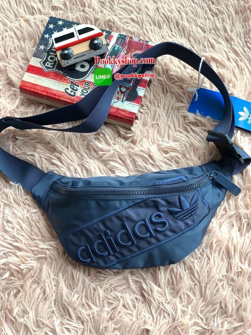 Adidas Originals กระเป๋า Funny Bum Bag (DV0224) กระเป๋าสะพายคาดอกหรือคาดเอวสไตล์สปอร์ต วัสดุNylon Polyester น้ำหนักเบา ใช้งานง่ายสะดวก มีช่องซิปใช้งาน2ช่อง ทั้งด้านหน้าและด้านหลัง สายปรับได้ยาวถึง105cm ดีเทลสวยๆเป็นโลโก้ปักลายแบรนด์แบบตัวนูนด้านหน้า ใช้งา