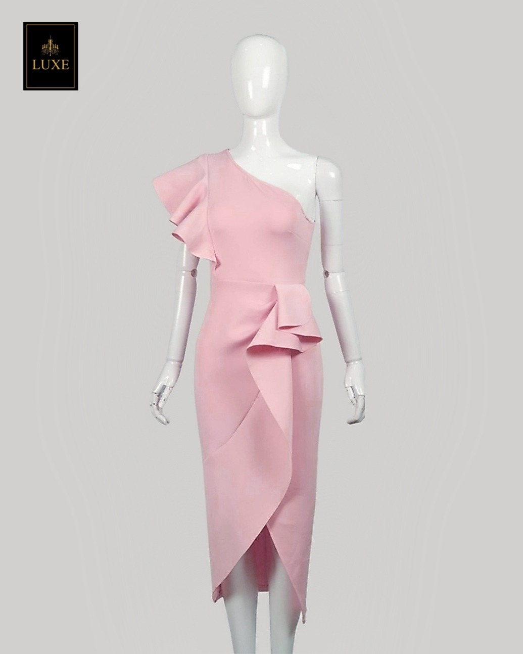 เดรสแฟชั่น เดรสไหล่เดียวทรงเข้ารูป แต่งระบายวงกลมที่ไหล่ กระโปรงป้ายระบายเฉลียง