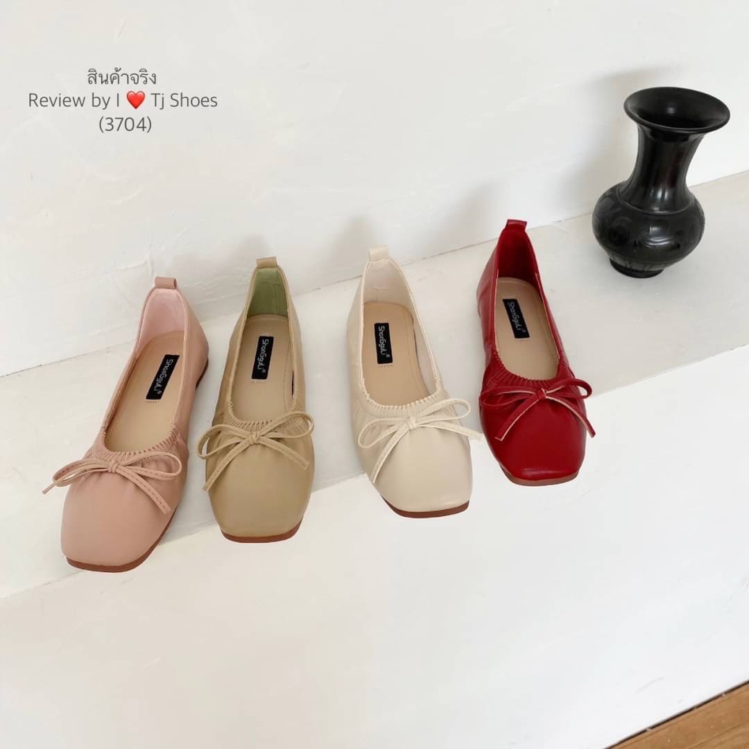 พร้อมส่งรองเท้าคัชชูนำเข้า ขายดีสุดๆ หนังรุ่นนี้คือดีนิ่มมาก ทรงสวย สวมใส่ง่าย แต่งด้วยโบว์น่ารักๆ ใส่ได้เรื่อยๆ ใส่สบาย ส้นยางอย่างดีบิดงอได้ช่วยลดแรงกระแทกเวลาเดินได้ดี แมทกับชุดง่าย ใส่กับอะไรก็น่ารักสุดๆ ควรมีไว้เป็นคู่โปรด ของจริงงานดีมากสวยมาก ตรงปก