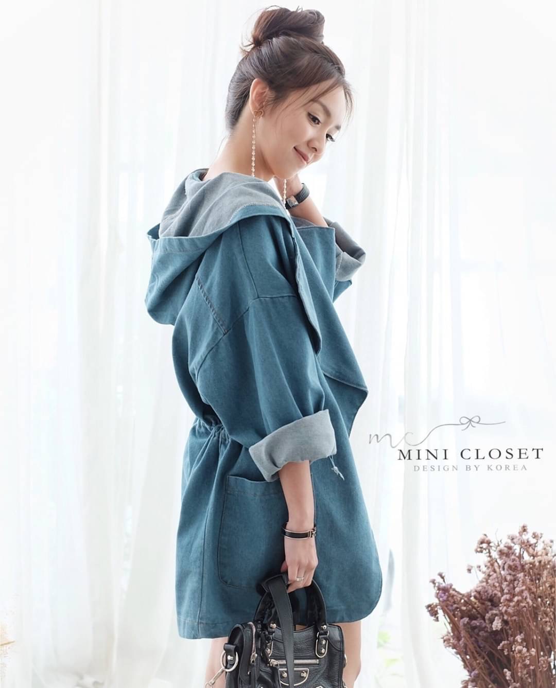 🧸เทศกาลหน้าเที่ยวมาแล้ว🧸 ชุดพร้อมส่ง งานสวย ใส่ปัง กับเสื้อคลุมยีนส์งานดีไซน์ ขนาดพอดีตัว ปกใหญ่ เชือกผูกเอว ใส่เป็นเสื้อตัวเดียว หรือ ใส่เป็นเสื้อคลุมก็ได้ เก๋ๆ ต้องมีติดไปเที่ยวนะคะ