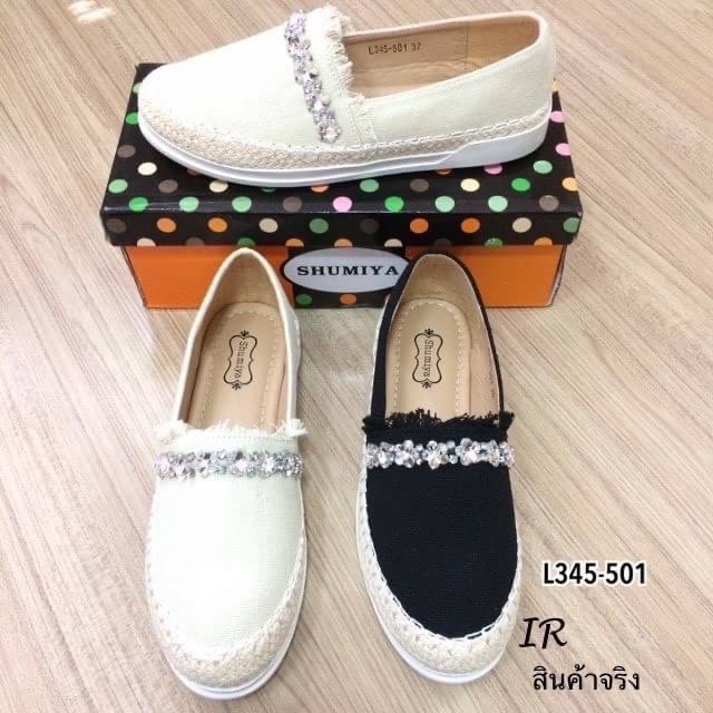 แบบขายดี!!! พร้อมส่ง สำหรับสาวที่กำลังมองหารองเท้าไอเทมสวยๆ ดีไซน์เก๋ๆ ร้านขอแนะนำคู่นี้เลยค้า ผ้าใบแคนวาสแต่งอะไหล่เพชรคาด พื้นนิ่ม เสริมยกพื้นหนา 1 นิ้ว ส้นยางกันลื่น งานดีพรีเมี่ยม ใส่สวยวิบวับ แนะนำเลยคร้า