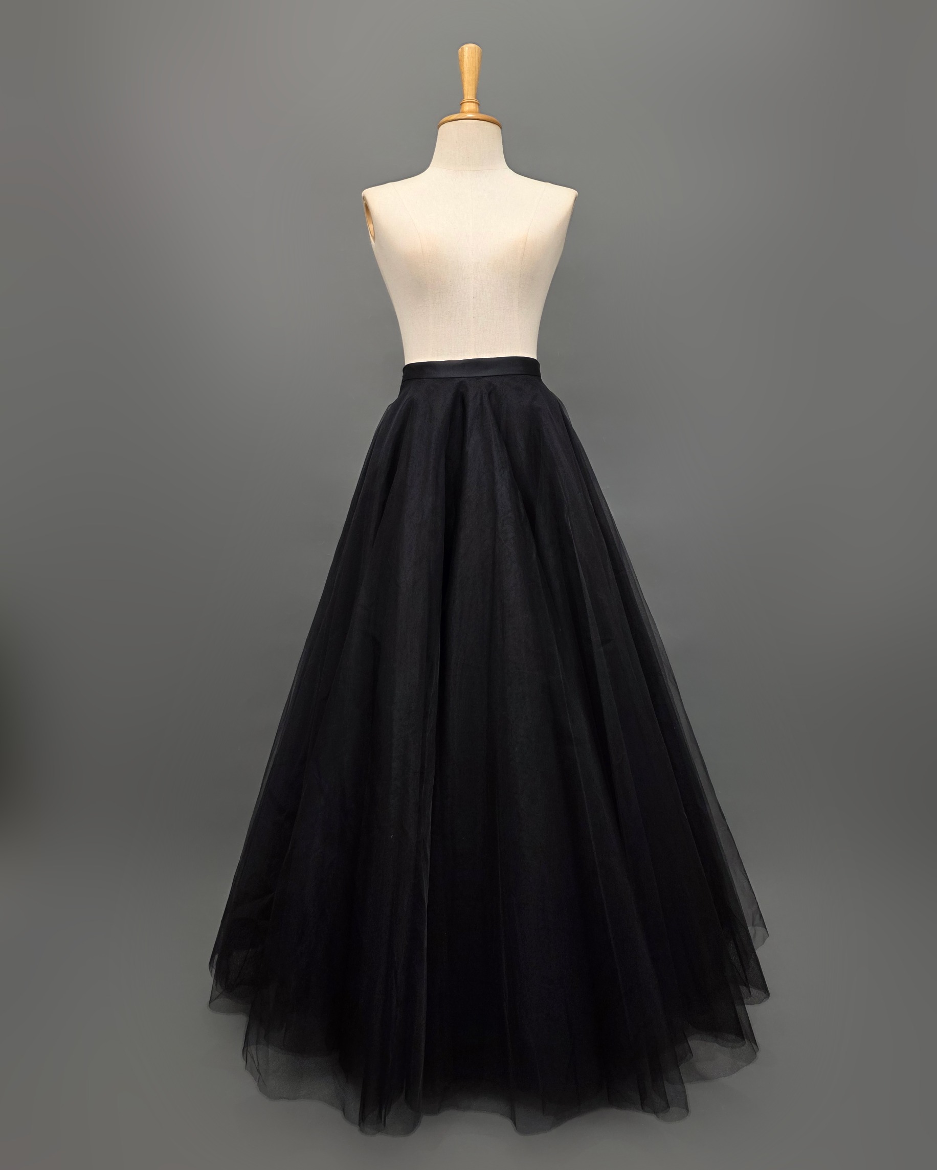 กระโปรงแฟชั่น กระโปรงบานทรงวงกลม ด้านในมีโครงช่วยให้กระโปรงบานสวย