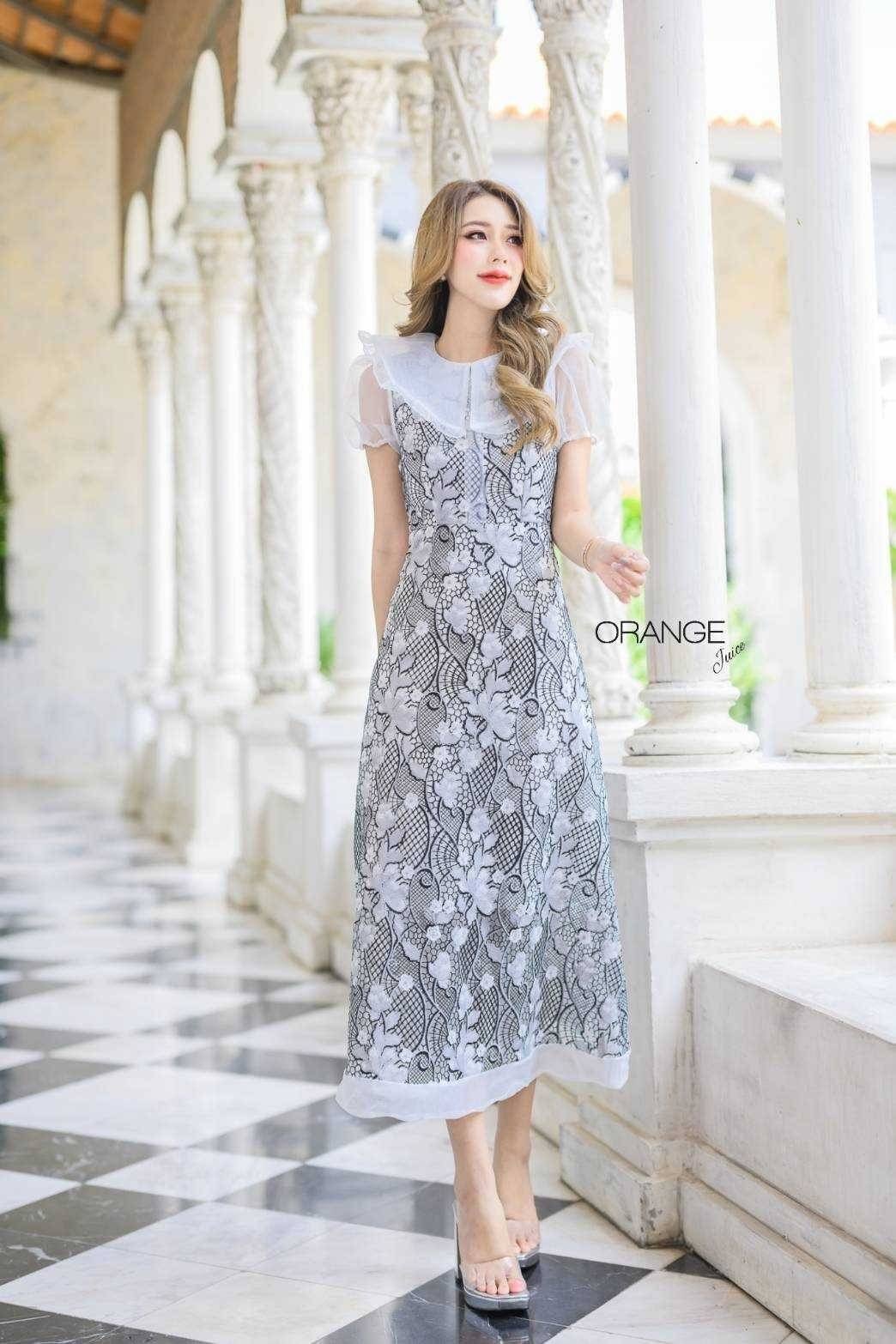 NEW ARRIVALS By Orange Juice Maxi เดรสยาวลูกไม้ทูโทน คอแต่งระบาย