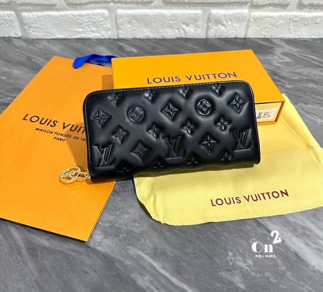 Louis Vuitton LV envelope wallet กระเป๋าสตางค์ใบยาว ใส่การ์ดใส่แบงค์ได้ สวยหรู สีเยอะ เลือกสีสิริมงคลได้ค่ะ เหมาะสำหรับเป็นของฝากของขวัญหรือใช้เองก็เลิศค่ะ