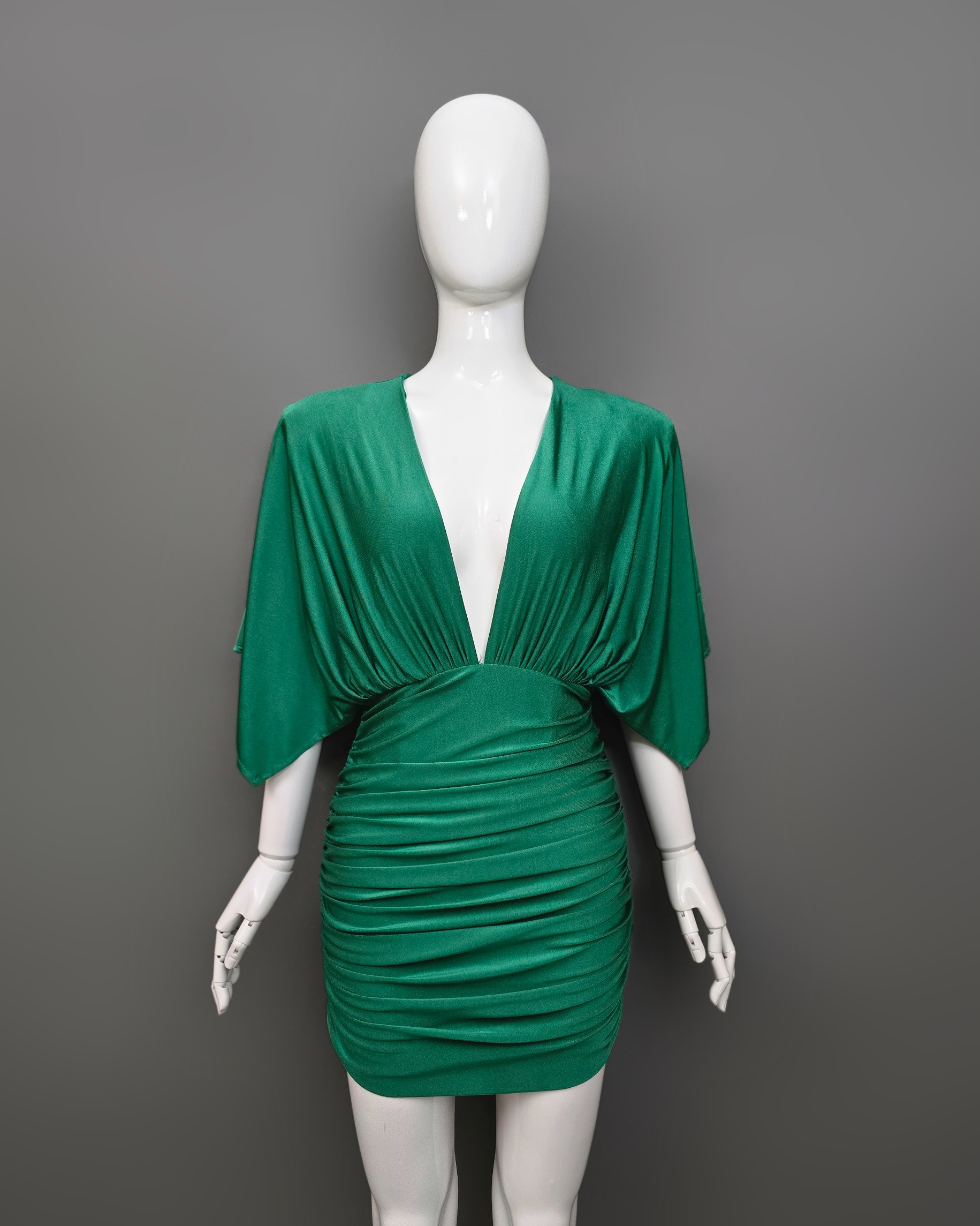 เดรสแฟชั่น เดรสกระโปรงเข้ารูป เสื้อคอวีแขนในตัว มาพร้อมถุงมือยาว