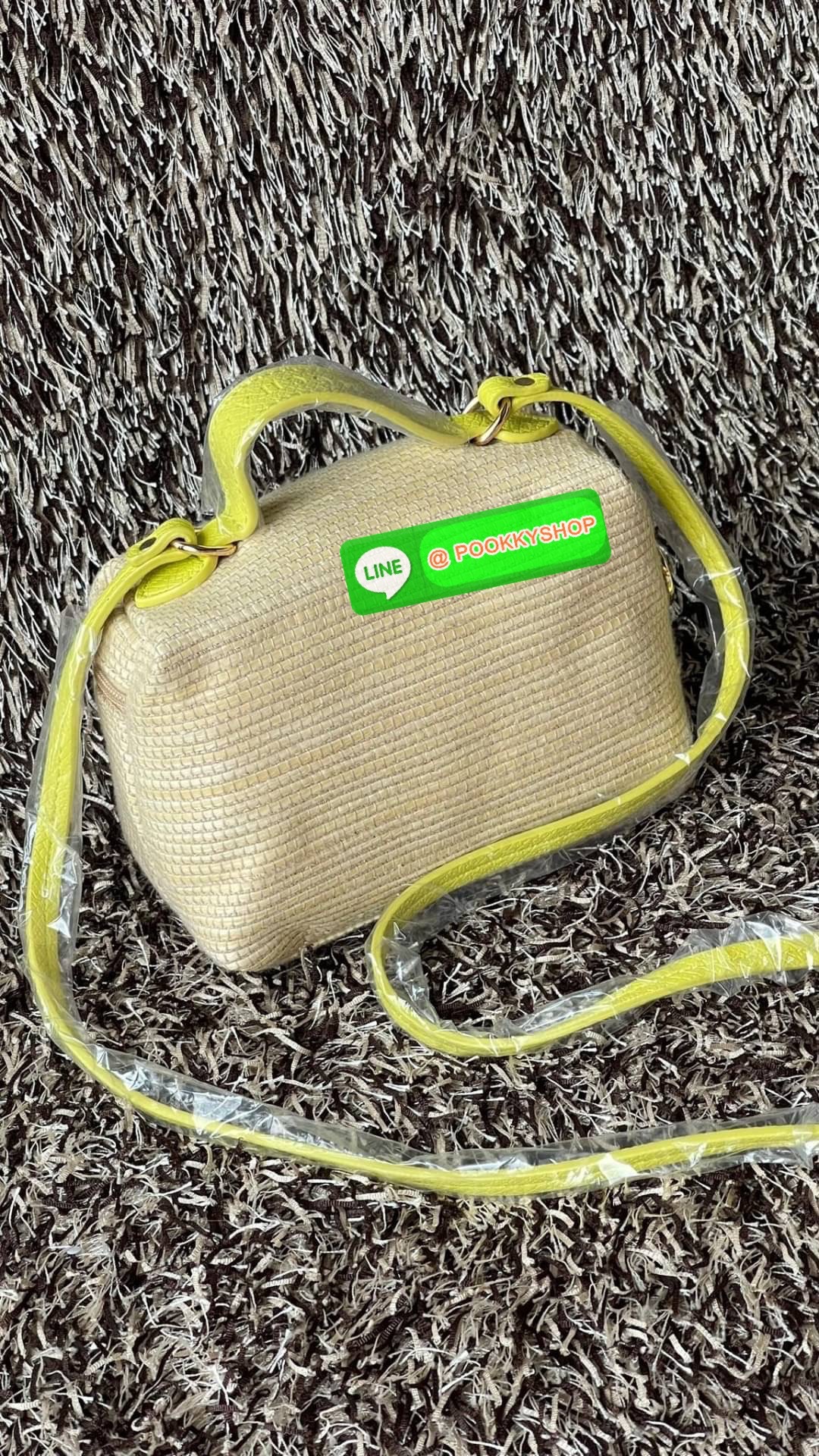 💕 Longchamp vanity xs le panier กระเป๋าสะพายข้างที่ดูเป็นผู้หญิงและไม่คาดฝันใบนี้เป็นเครื่องประดับที่สมบูรณ์แบบในชีวิตประจำวัน มีหูหิ้วและสายสะพาย สามารถถือด้วยมือ สะพายไหล่ หรือสะพายข้างลำตัว Le Pliage เฉลิมฉลองการมาถึงของฤดูร้อนด้วยผ้าใบเอฟเฟกต์