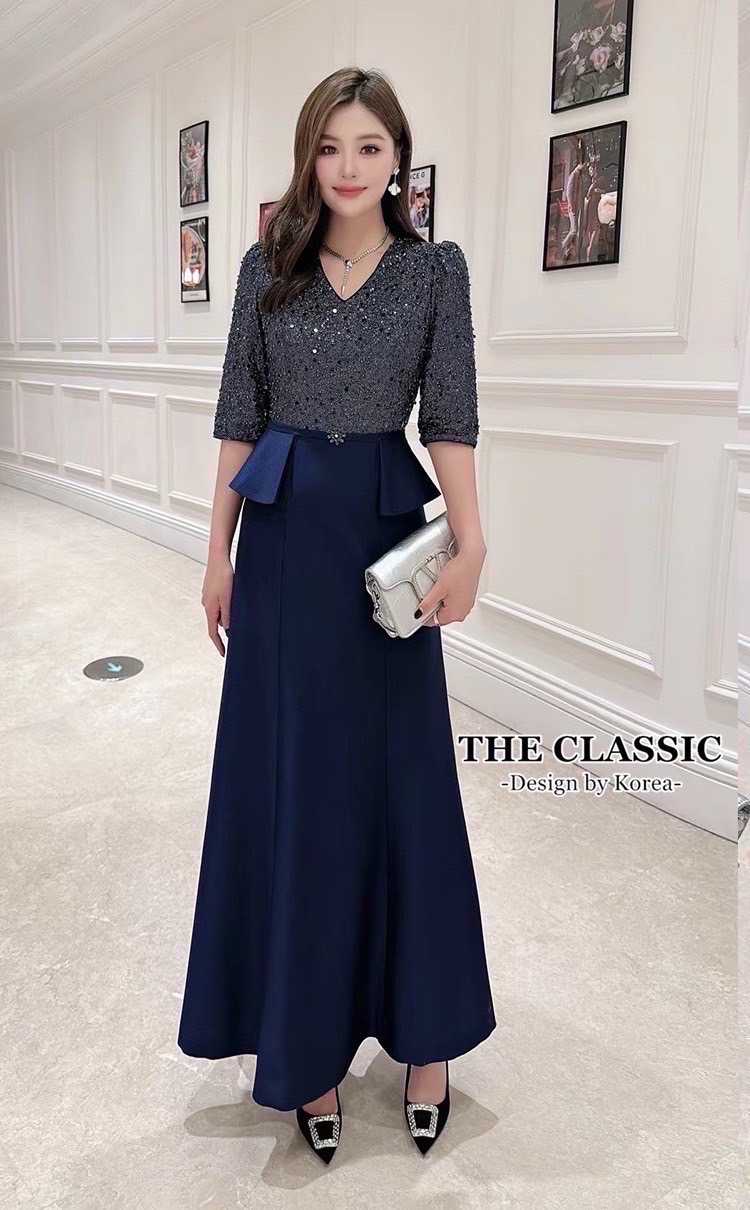 เดรสแฟชั่น ช่วงบนใช้ผ้าเนื้อดี ปักเลื่อมระยิบระยับประกายทั้งตัว แขนยาว 3 ส่วน