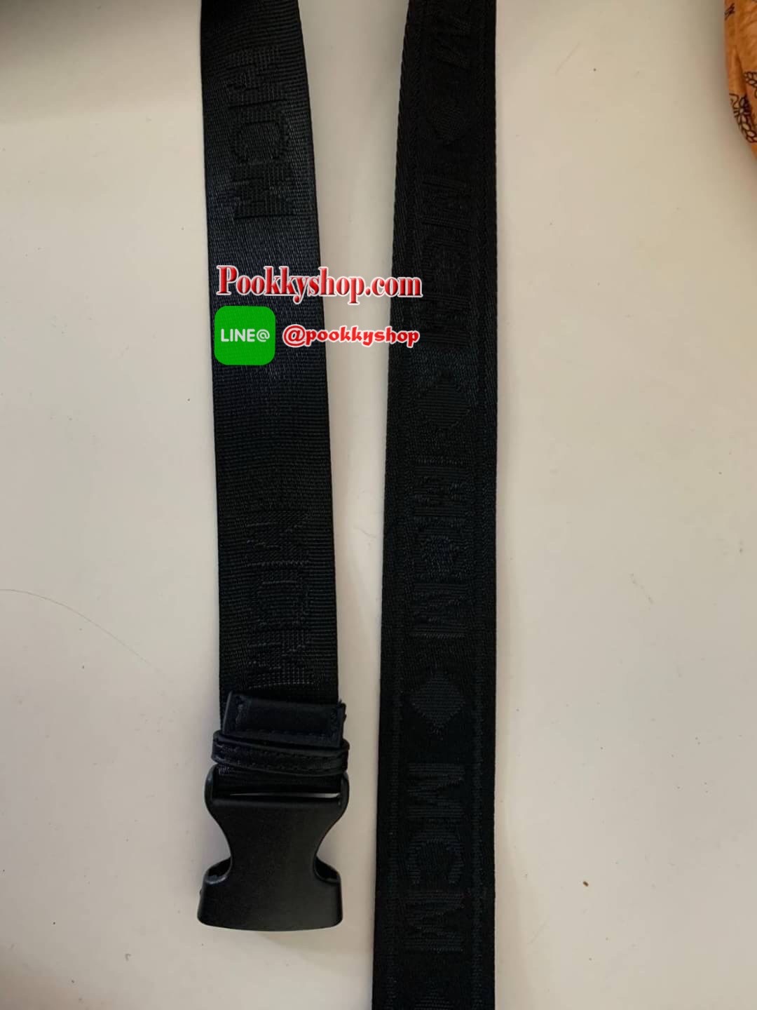 MCM Fursten ลาย Visetos กระเป๋าคาดอก/เอว ที่เข้ากับทุกไลฟ์สไตล์ จะคาดรอบเอวหรือพาดลำตัวก็ให้ลุคสตรีทแบบทันสมัย วัสดุหนังสังเคราะห์เคลือบผิวลาย Visetos หนังดีมากๆ ค่ะเปิด-ปิดด้วยซิป 2 ทาง ด้านหลังมีช่องซิปยาว 1 ซิป ด้านในโล่งกว้าง และมีช่องสำหรับเก็บของจุก