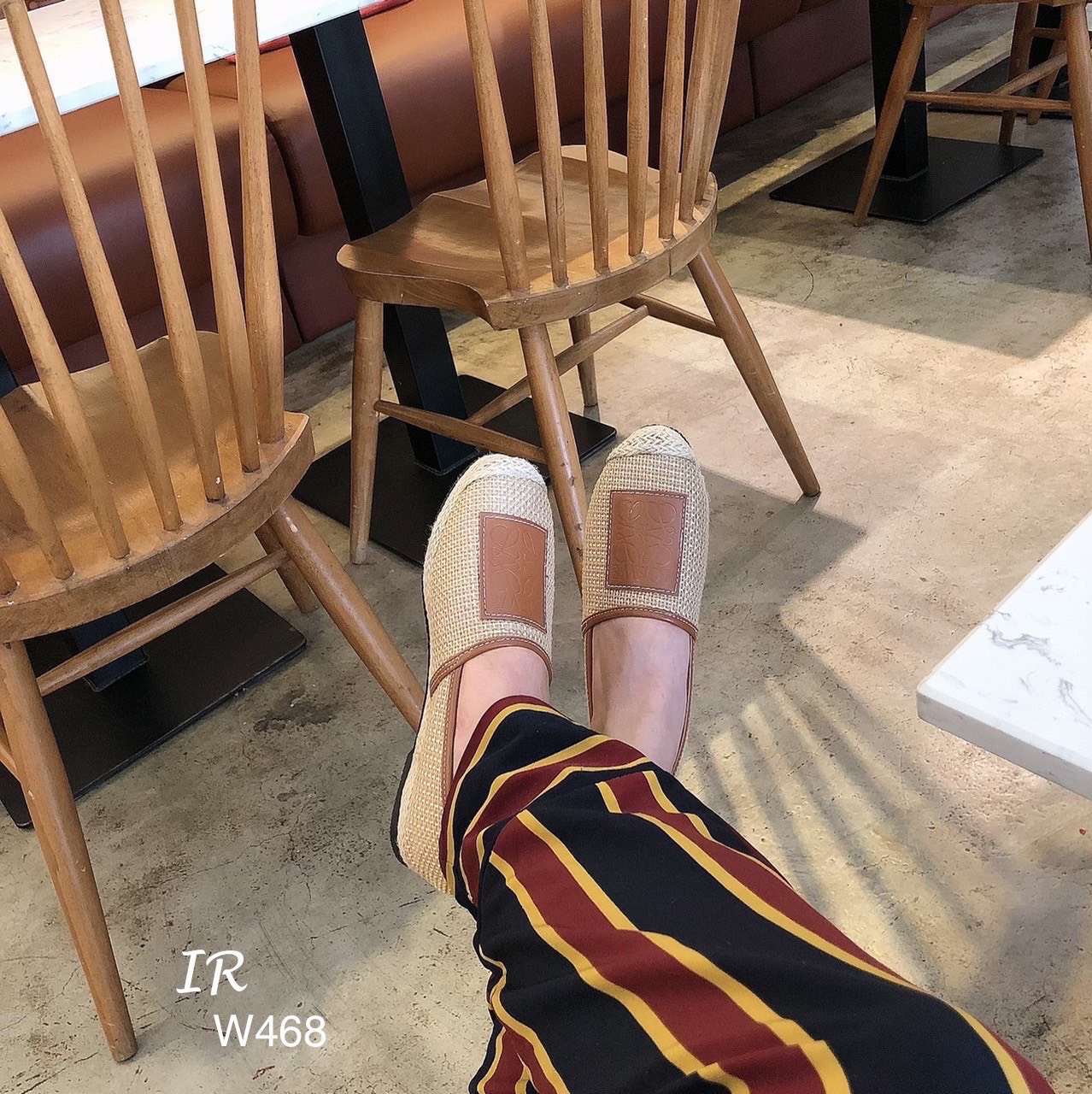 รีพีทแบบขายดี!!! พร้อมส่ง ปีนี้ ใครไม่รู้จัก Loewe คือพลาดมาก แบรนด์ดังจากเยอรมัน สวยมาก แกรนมาก น่ารักมาก ตอนนี้ งานสาน กระสอบคือปังมากคะ ปีนี้