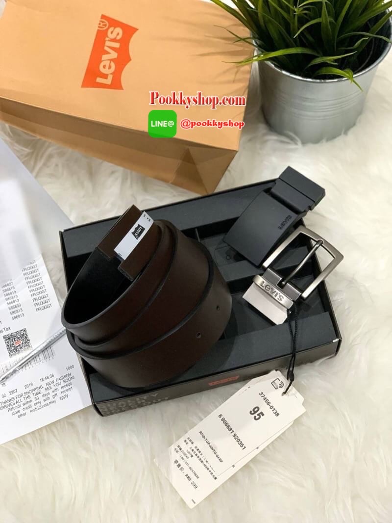 1เซท ประกอบด้วย เข็มขัด1เส้น+ หัวเข็มขัด2หัว+กล่องกระดาษแบรนด์+ถุงกระดาษแบรนด์+ใบเสร็จ+ที่เจาะรู Levi’s Belt Set ชุดเซทหัวเข็มขัดสุดคุ้ม มีหัวเข็มขัดสองสไตล์ ที่ใช้ได้ทั้งแบบลำลองและพิธีการ จะใส่กางเกงยีนหรือกางเกงสแล็คก็สามารถเปลี่ยนได้ด้วยตัวคุณเอง โดยเ