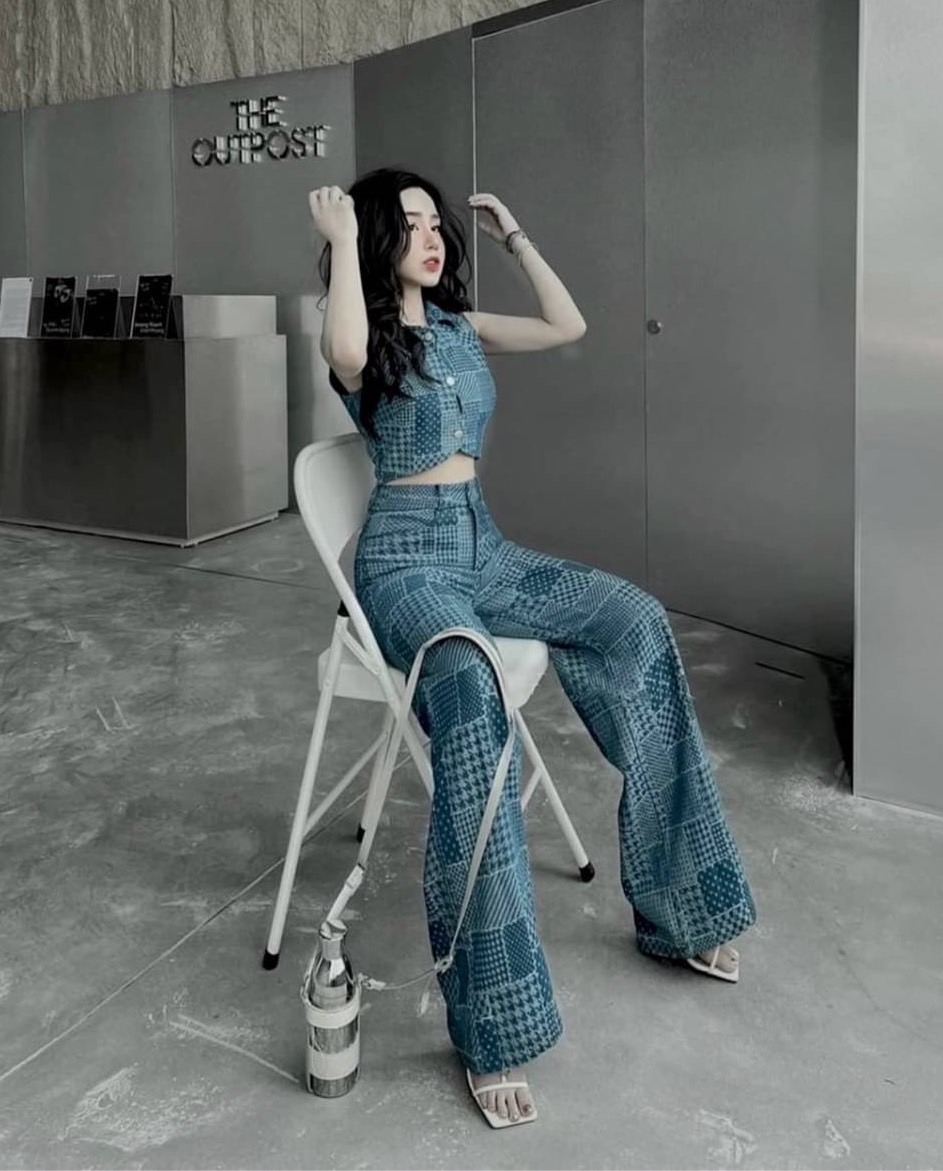 ชุดเซทแฟชั่น Set jeans 2 ชิ้น ยีนส์แต่งลายในตัวสวยเก๋มาก ยีนส์เนื้อนิ่มไม่หนักมากใส่สบาย สีอ่อน/เข้ม