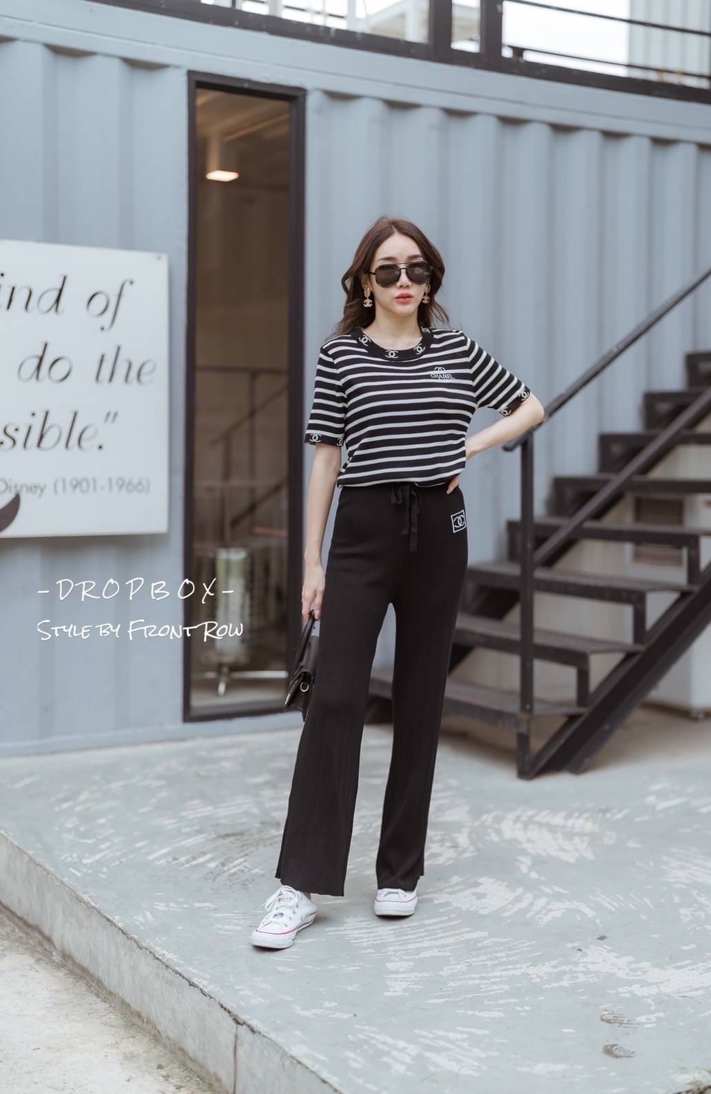 DROPBOX Style by Front Row CC Knitting Set มาคะสาวๆ เซ็ตไหมพรมเสื้อเเขนสั้นทอลายริ้ว และมีโลโก้ cc มาคู่กับกางเกงไหมพรมสีพื้นผ้าร่อง ใส่มาดูสวยแพงมากๆ