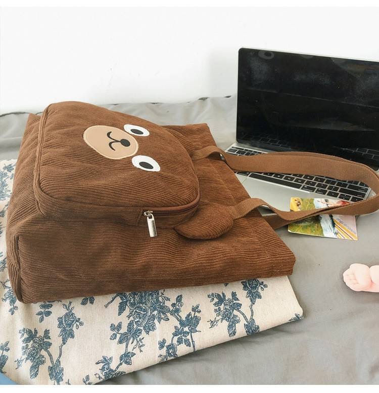 รุ่นใหม่ พร้อมส่ง!!!!!!! Shock Bear bagv(BP) ใครเห็นก็ต้องเอ็นดูว เจ้าหมีน้อย มาในผ้าลูกฟูก เพิ่มมิติด้วยช่องหน้าแต่งหูน้องหมี ประโยชน์ใช้สอยก็ไม่เบา ใบใหญ่จุเยอะ