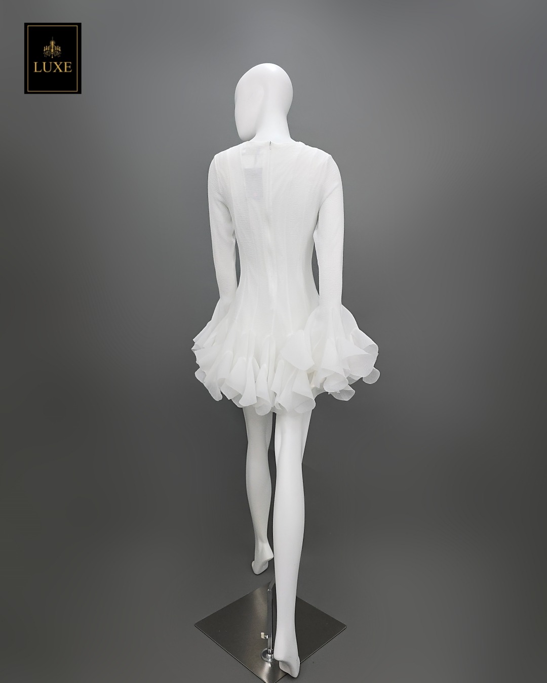 เดรสแฟชั่น เดรสกระโปรงสั้น เสื้อคอกลมแขนยาว ตีเกล็ดเข้ารูป