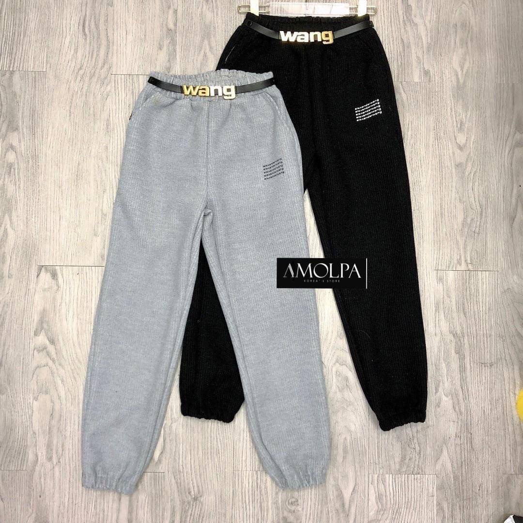 Detail : กางเกง Alexander งานใส่สบาย ชิวๆ แต่งเข็มขัดหัวทองด้านหน้า สวยยเริ่ดดดด งานแน่น ไม่เหมือนใคร ผ้าเก็บทรงสวย งานสวย ใส่แล้วพอดีตัว เข้ารูป ใส่สวยยยมากๆ สามารถใส่ได้ทุกโอกาส งานดีค่ะ แมทซ์กับอะไรก็สวย หรู ดูแพง ห้ามพลาดเลยน้า ป้าย Tag Alexander