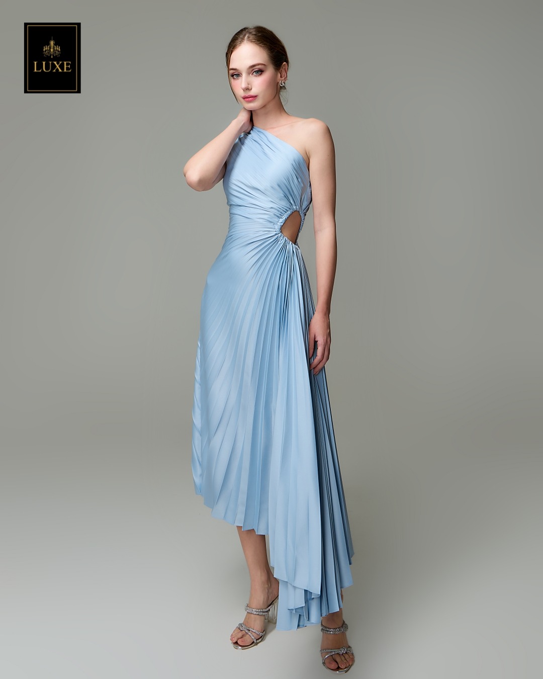 เดรสแฟชั่น เดรสเสื้อไหล่เดียว กระโปรงยาวชายเฉลียง อัดพลีททั้งตัว