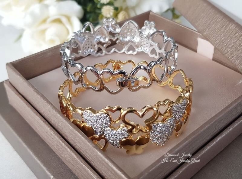 New Arrival !!!! Diamond Bangle กำไลเพชรงานสวยมากกกกก เพชร CZ แท้ งานฝังเป๊ะมากกกกกกก หายากคะ ห้ามพลาดเลยสาวๆ ใส่ออกมาสวยแน่นอนคอนเฟิมคะ ใส่ออกมาสวยมว้ากกกกกกๆๆๆๆๆๆ เลอค่ามากๆค่ะ