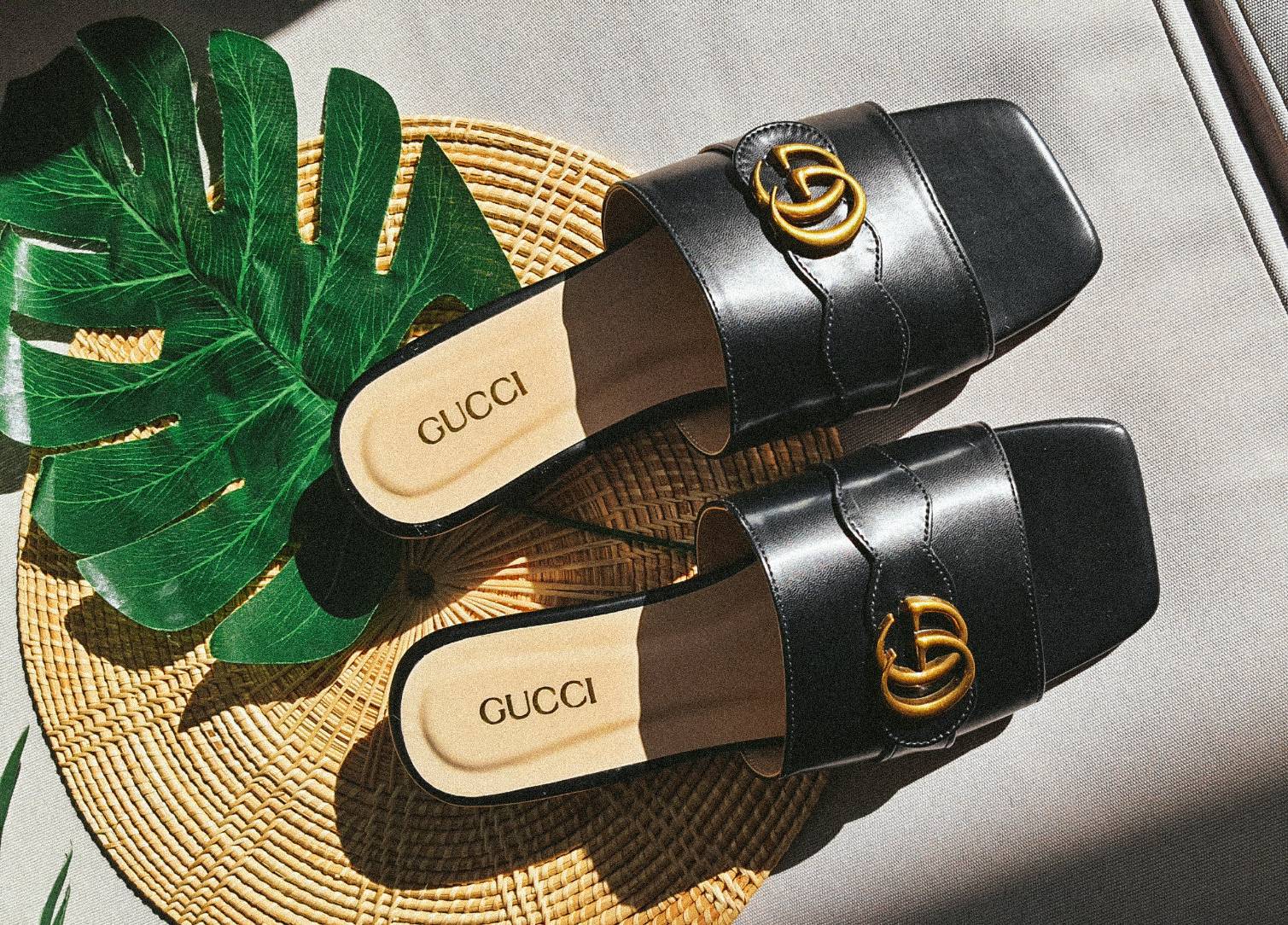 SS-100 พร้อมส่ง แบบมาใหม่ Gu cc i sandel 2020 รองเท้าส้นตันสูง 1 นิ้ว งานทรงสวม หนังPU นิ่ม ทรงเก็บหน้าเท้าได้ดี สวยมากๆ ความสูงกำลังดี ใส่สบาย ดีไซน์สวยหรู มากจ้า