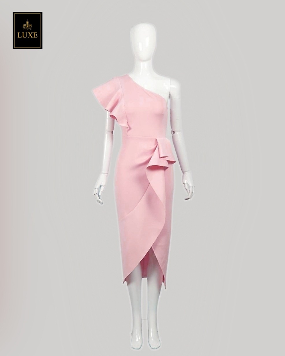 เดรสแฟชั่น เดรสไหล่เดียวทรงเข้ารูป แต่งระบายวงกลมที่ไหล่ กระโปรงป้ายระบายเฉลียง