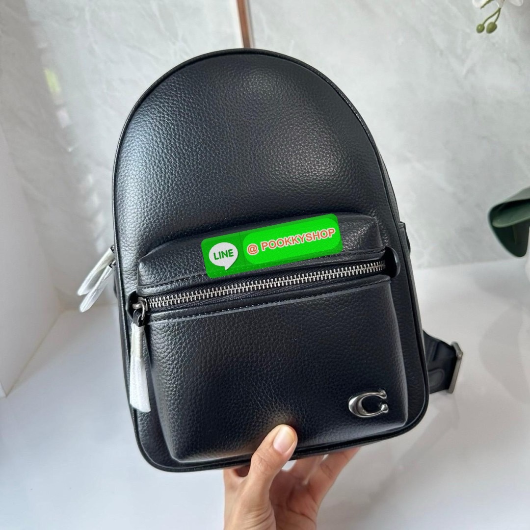COACH CHARTER PACK LEATHER (CP162) 🔖กระเป๋าคาดอก/คาดหลัง ขนาดกำลังดีน่ารัก 🔖วัสดุ: หนังแท้ทั้งใบคะ 🔖เปิด-ปิดแบบซิป ภายในโล่ง มีช่องย่อย1 ช่อง ช่องซิปด้านหน้า1ช่อง 🔖สายสะพายสามารถปรับระดับได้