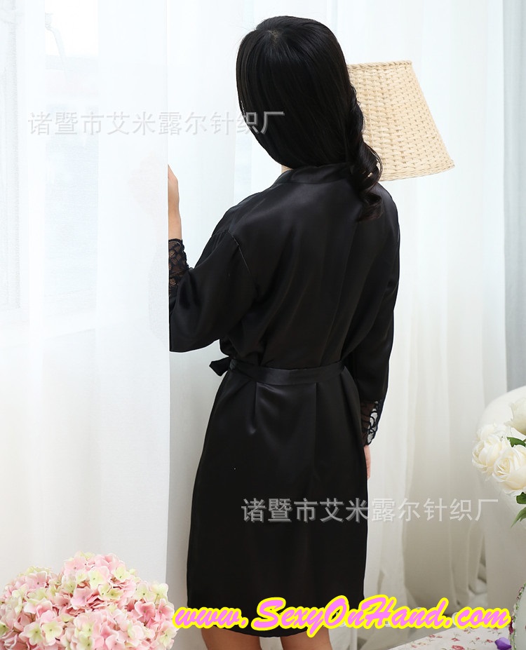 ชุดคลุม ผ้าไหม ชุดคลุมนอน ผ้าไหม แต่งลูกไม้ปักซีทรู ช่วงขอบแขนเสื้อ เนื้อผ้าหรูหราไฺฮโซ แบบPremium Grade +สายคาด เข้าชุด