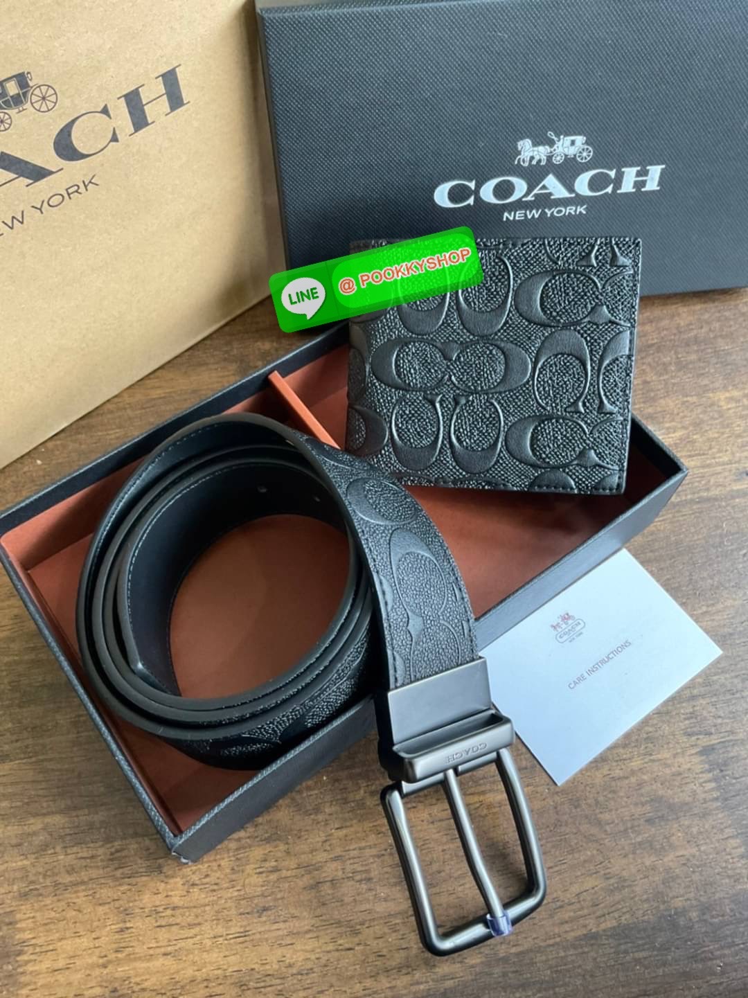 Coach Short Wallet with Belt Set ซื้อ1ได้ถึง 2 💕 Coach Box Set เซตสุดคุ้ม!! มาพร้อมกล่องสุดหรู กระเป๋าสตางค์ + เข็มขัด ชุดกระเป๋าสตางค์ใบสั้น และ เข็มขัด ปั้มโลโก้แบรนด์ คุณภาพดี💕 โดดเด่นด้วยดีไซน์เรียบหรู และ มีเอกลักษณ์เฉพาะตัว กระเป๋าสต