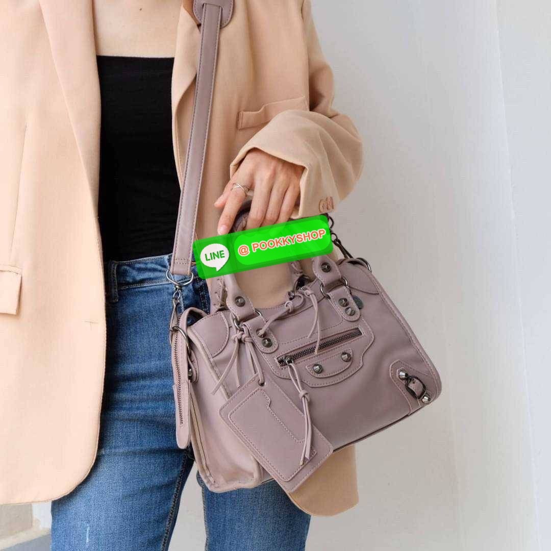 มาเพิ่มแล้วค่า ตามคำเรียกร้อง KEEP รุ่น Ghaso size L เป็นขนาดใหม่ใหญ่ขึ้นกว่าเดิม จุเพิ่มขึ้น และอะไหล่สีดำรมควันแบบใหม่ให้ความสวยเท่ขึ้นกว่าเดิม ค่า