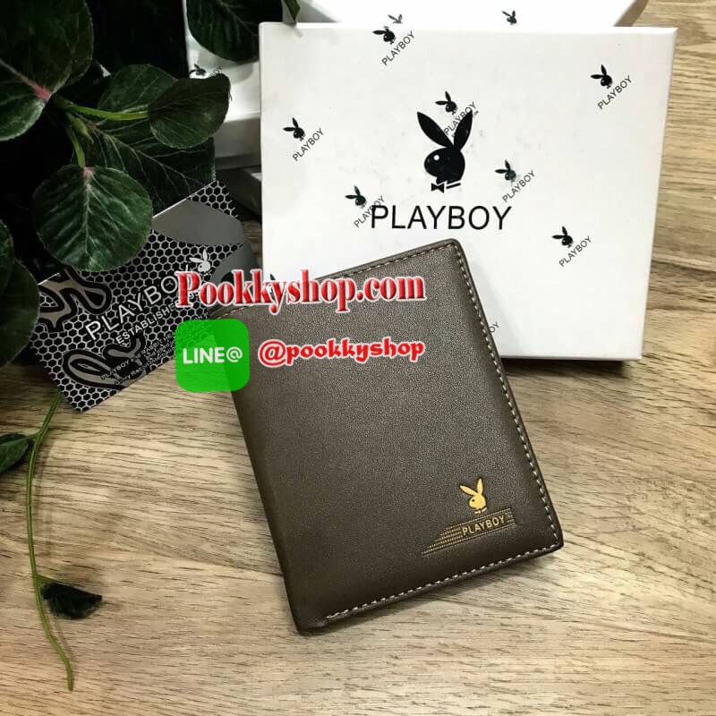 พร้อมส่ง4สี Must Have! PLAYBOY SHORT WALLET กระเป๋าสตางค์สั้นพับ2ตอน Limited Edition จาก Playboy วัสดุหนังแกะสังเคราะห์แบบนิ่ม ด้านหน้าและด้านในปั้มโลโก้แบรนด์ ขนาดกำลังดีไม่หนาพกพาสะดวกค่ะ ภายในมีทั้งช่องใส่รูป ใส่บัตร ช่องใส่ธนบัตร ซับในลาย Playboy ล๊อต