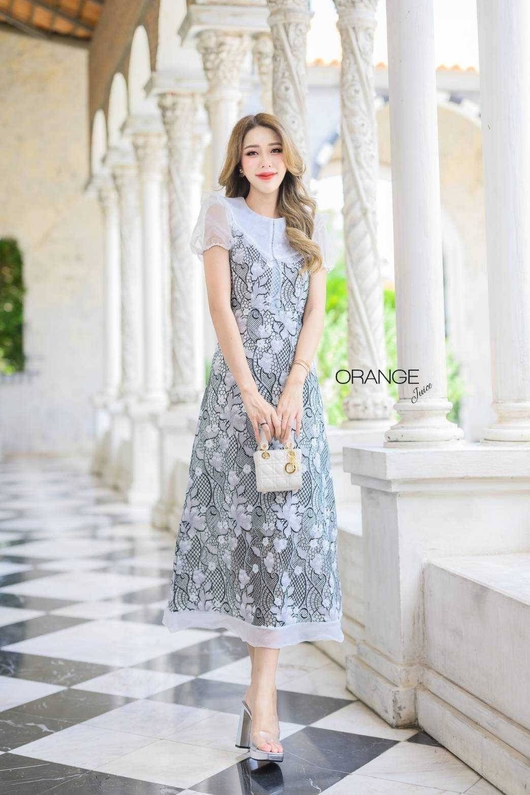 NEW ARRIVALS By Orange Juice Maxi เดรสยาวลูกไม้ทูโทน คอแต่งระบาย