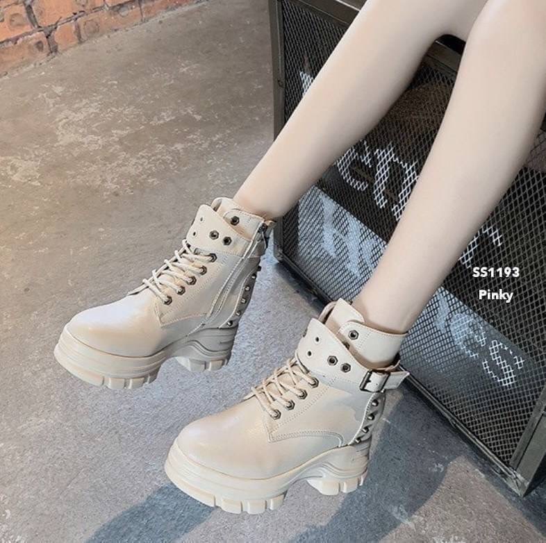 บู้ทผ้าใบเสริมส้น ss1193 งานนำเข้าสุดเท่ห์ ชิคมาก สาวๆใส่แล้วดูเก๋ เท่ห์ ดูดีสุดๆ หนัง pu พื้นนิ่ม อะไหล่ไฮเอนตั้งแต่เชือกผูก หมุดทองไม่มีหลุด งานดี ประณีตทุกจุด