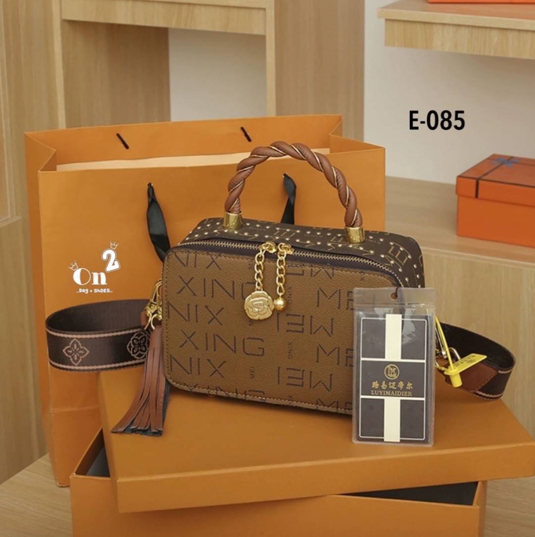 Must have 🔥✨ ทรง tote งานสไตล์แบรนด์ พร้อมส่งงานดีมาก ใช้ได้ตลอดกาล แนะนำว่าควรมีไว้เลยค้า ลายโมโนแกรม งานปังสวย คุณภาพสุด