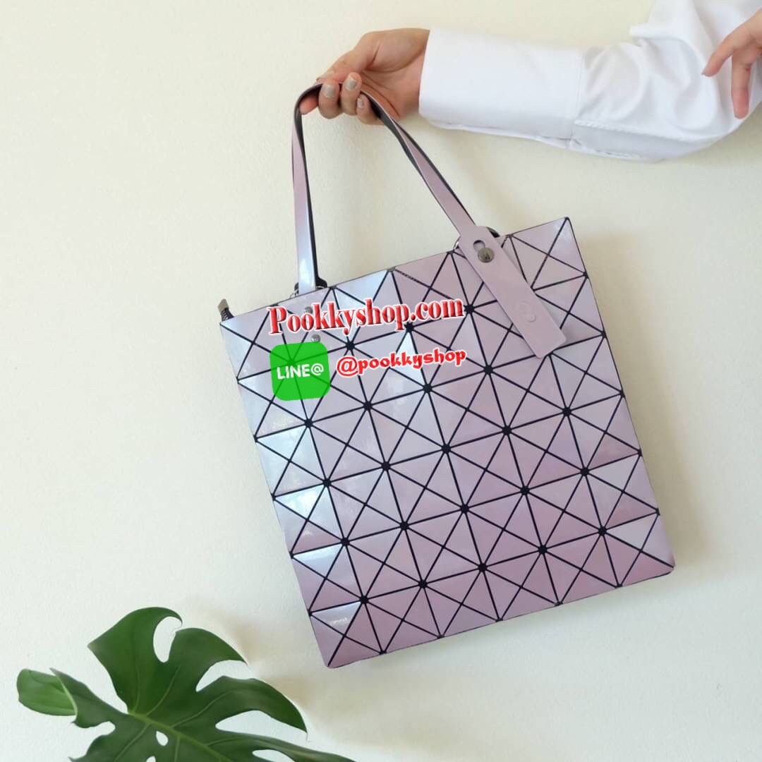 ห้ามพลาดเลยค่า 💕ทรงสุดฮิตจากแบรนด์ David Jones รุ่น Candy color ใบนี้ มาพร้อมกับน้องกระต่าย DV ขนฟู นิ่มๆ สีเข้า set กับกระเป๋าคะ กระเป๋า ทรง Tote ตัวกระเป๋าเย็บติด ด้วยแผ่นอคิลิค ตัดขอบลายวิ้งๆ สุดหรู ดีไซน์เกร๋ จุดเด่นที่ น้ำหนักเบา สามารถ ถือ ห