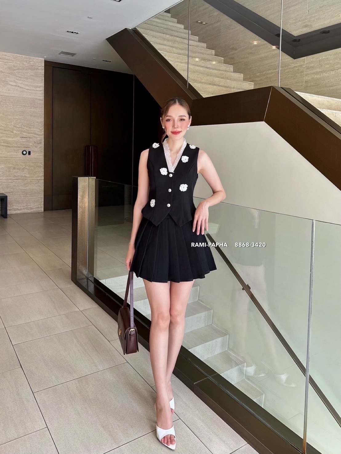 ชุดเซทแฟชั่น ชุดเซต สีดำสวยหรูคลาสสิค ดีเทลแต่งดอกไม้3D ประดับเพชร