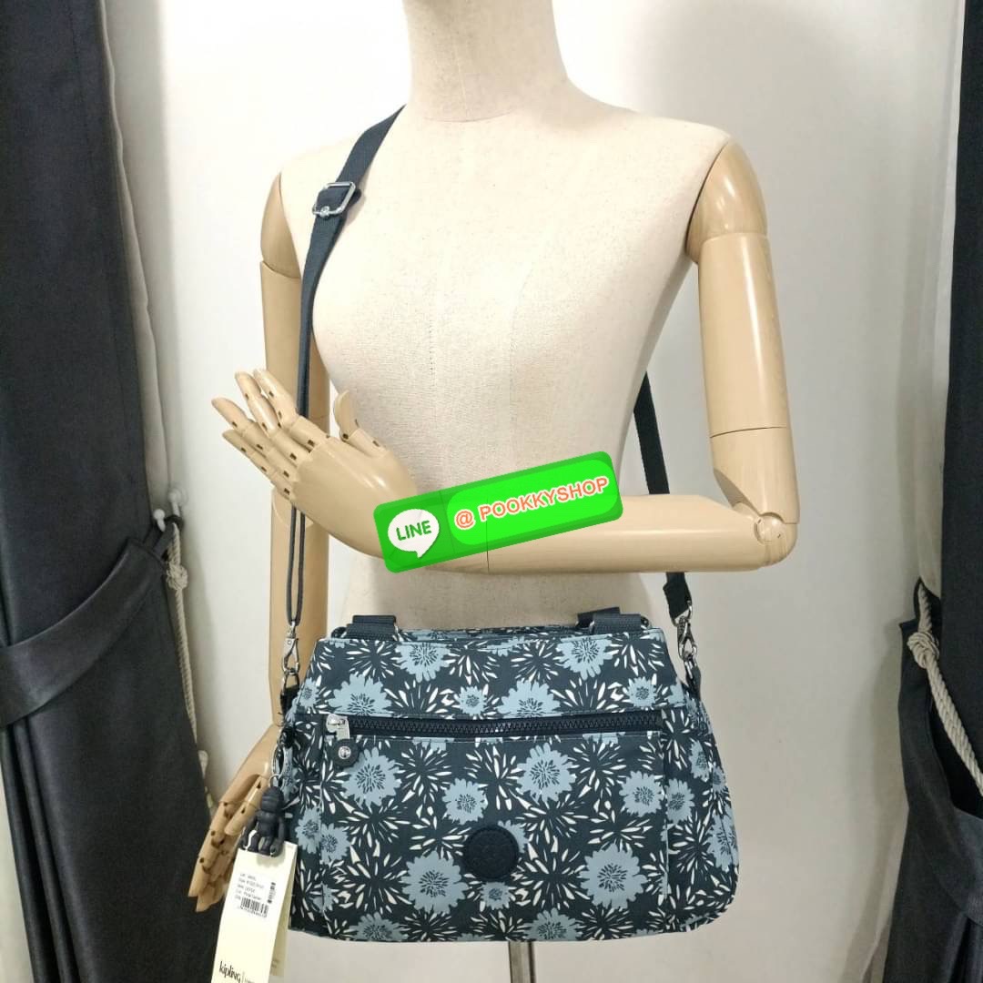 Kipling Damen Orelie Henkeltasche handbag กระเป๋าถือหรือสะพาย ขนาดกลาง วัสดุ Nylon 100% หูถือสูง 7 นิ้ว สายสะพายยาว 126ซม. มีช่องแยกใช้งานหลายช่อง ประกอบด้วย -ด้านหน้า ช่องซิปลึกถึงฐานกระเป๋า -ด้านหลัง ช่องซิปลึกถึงฐานกระเป๋า -ช่องใช้งานหลักด้านใน 3 ช่อง