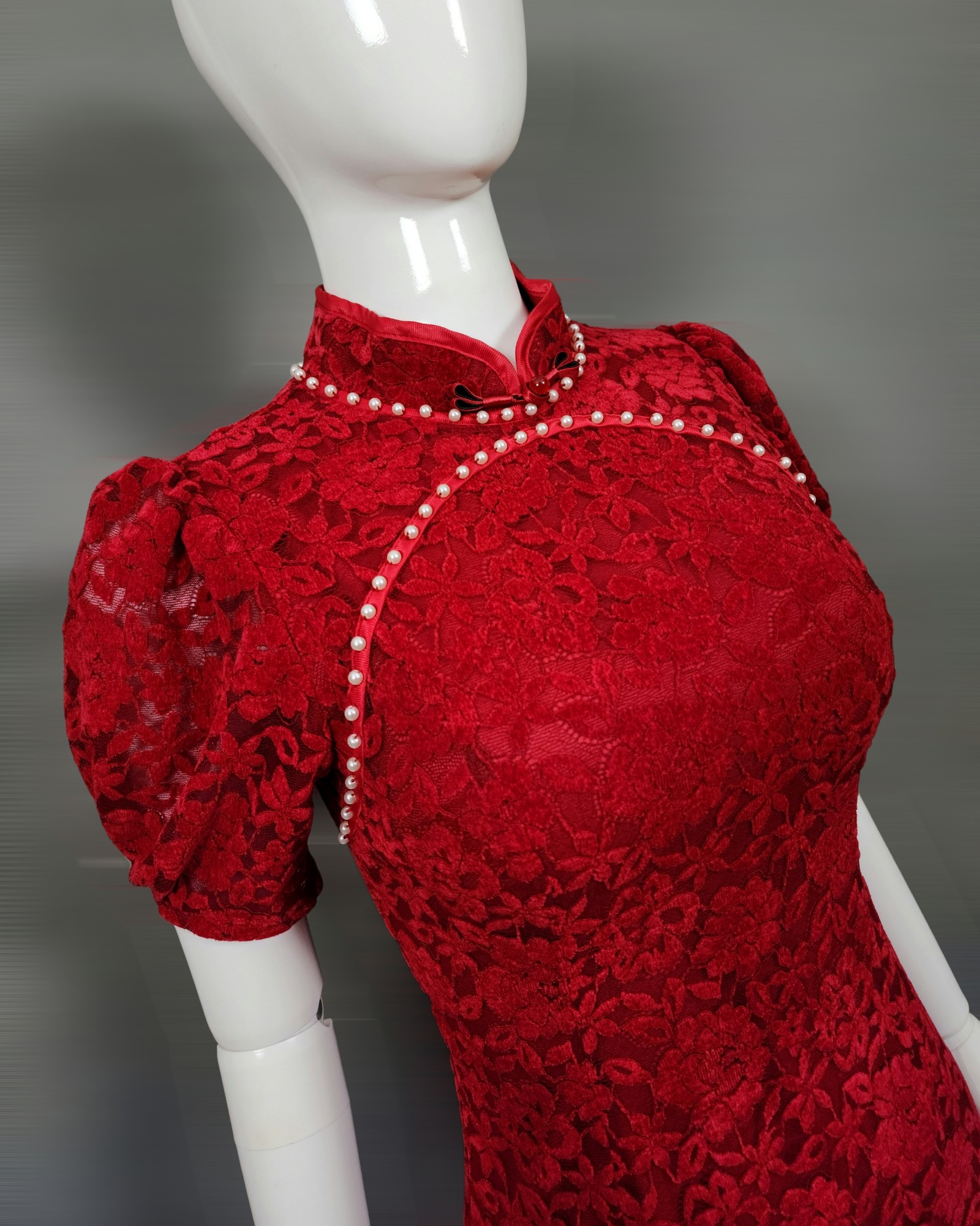 เดรสแฟชั่น เดรสกี่เพ้าแขนตุ๊กตา แพทเทิร์นสวยเข้ารูป ดีเทลแต่งคอเสื้อด้วยมุก