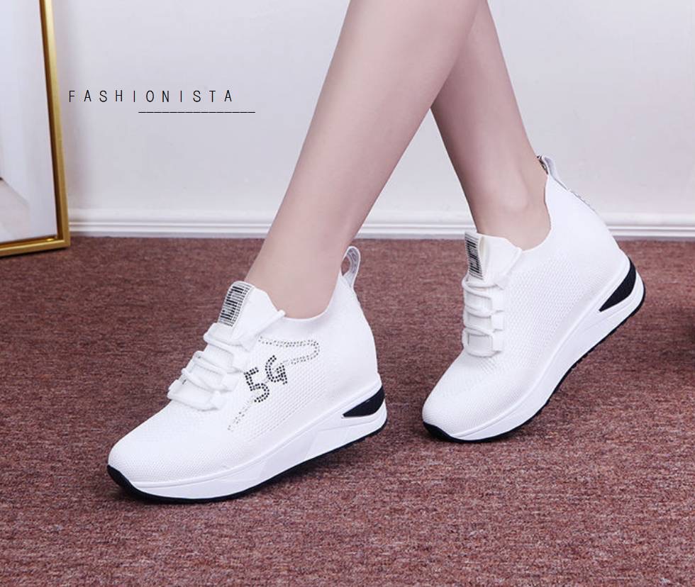 HOT FASHION แฟชั่นเสริมส้นมาแรง!! รองเท้าสลิปออนเสริมพื้น 5c.m. แต่งเชือกผูก ทรงสโลป วัสดุเนื้อผ้ายืดกระชับเท้า เนื้อหนาคุณภาพดี ขอบยางยืดเพิ่มความยืดหยุ่นในการสวมใส่ ใส่แล้วดูขาเรียวยาวสุดๆไปเลย ตัวพื้นรองเท้าเป็นยางพารากันลื่นได้ดีจ้า เพิ่มความโดดเด่นด้