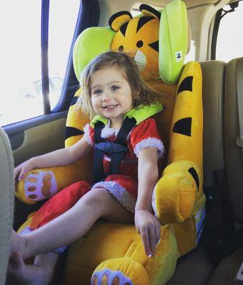 ตัวล็อคเข็มขัดนิรภัยในรถสำหรับเด็ก Baby Safety Car Seat Strap Belt