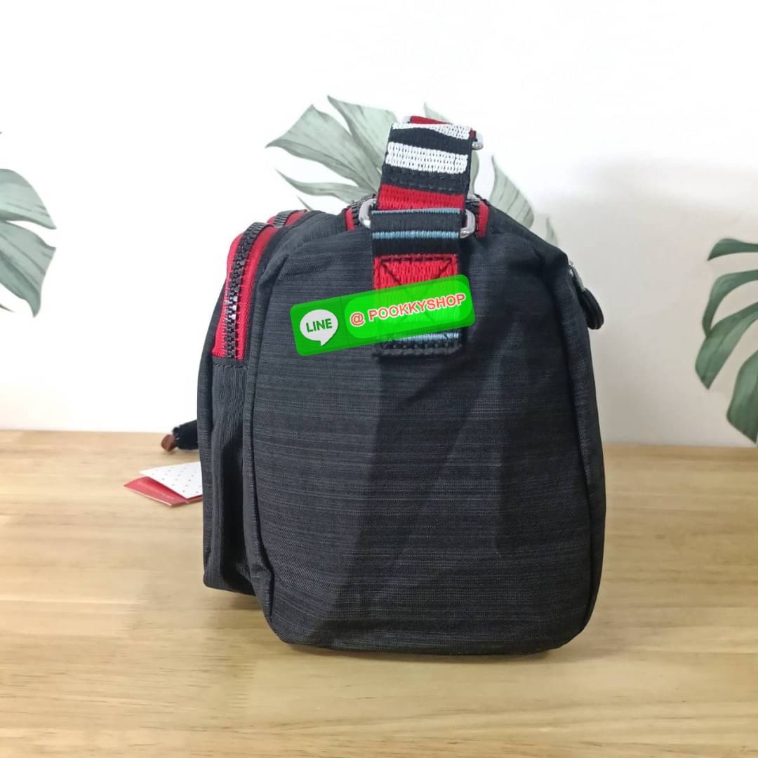 KIPLING RETH CROSSBODY BAG ซับในตาราง วัสดุ Nylon +polyester กระเป๋าสะพายข้างหรือ สะพาย Crossbody ได้ ช่องหน้าเปิด-ปิด ด้วยซิป พร้อมช่องแยกบ่อยด้านข้าง ช่องหลัก 2 ช่อง ด้านในโล่งกว้าง สามารถจุสัมภาระได้เยอะ พร้อมช่องซิปหลัง สายสะพายปรับระดับสั้น-ยาว ได้ f