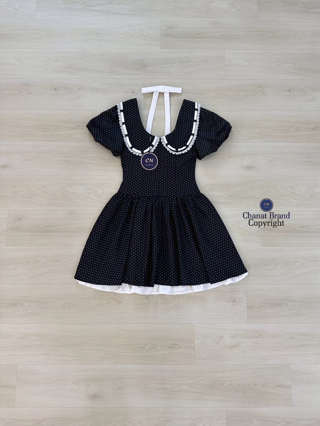 เดรสแฟชั่น มินิเดรสแขนตุ๊กตาสีดำลาย polka dot คอปกใหญ่