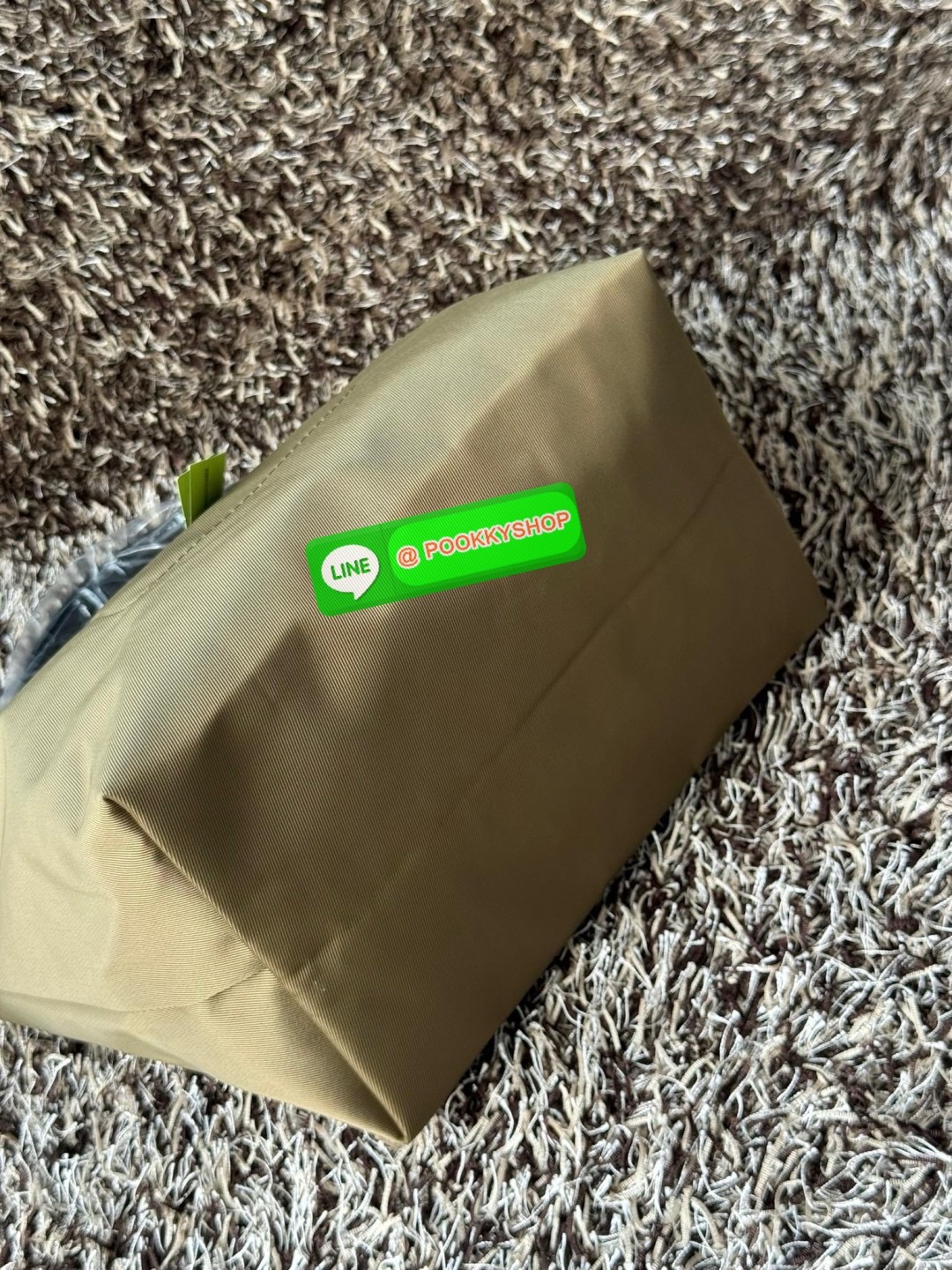 Longchamp LE PLIAGE ENERGY S HANDBAG LE PLIAGE รีไซเคิล ECONYLสไตล์สปอร์ต ทันสมัย และใช้งานได้จริง น้ําหนักเบา กระเป๋าใบนี้เป็นเครื่องประดับที่มีเสน่ห์ในอุดมคติที่จะติดตามคุณในทุกกิจกรรมยามเย็นของคุณ มาพร้อมกับสายสะพายไหล่ปรับได้ สามารถพกพาได้ ทั้งแบบถือแ