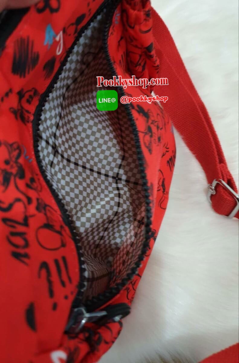พร้อมส่ง KIPLING CROSSBODY BAG กระเป๋าสะพายพิมพ์ลายมิกกี้สีสันสดใส จุดเด่นมีช่องซิปหลายช่อง จุของได้เยอะและเป็นสัดส่วน มาพร้อมกับสายสะพายที่สามารถปรับระดับได้ จะสะพายข้างหรือสะพายแบบเฉียงก็ดูดีนะคะ รุ่นนี้ขอแนะนำเลยค่าาา