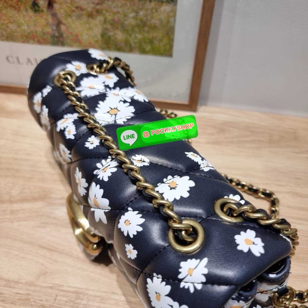 COACH CR705 TABBY SHOULDER BAG 26 WITH QUILTING AND FLORAL PRINT 🔆 Details ไอเท็มใหม่ สวยเกินเรื่องไปมาก! ดีไซน์ลวดลายดอกไม้สดใสตัดกับโทนสีคลาสสิคได้อย่างลงตัว