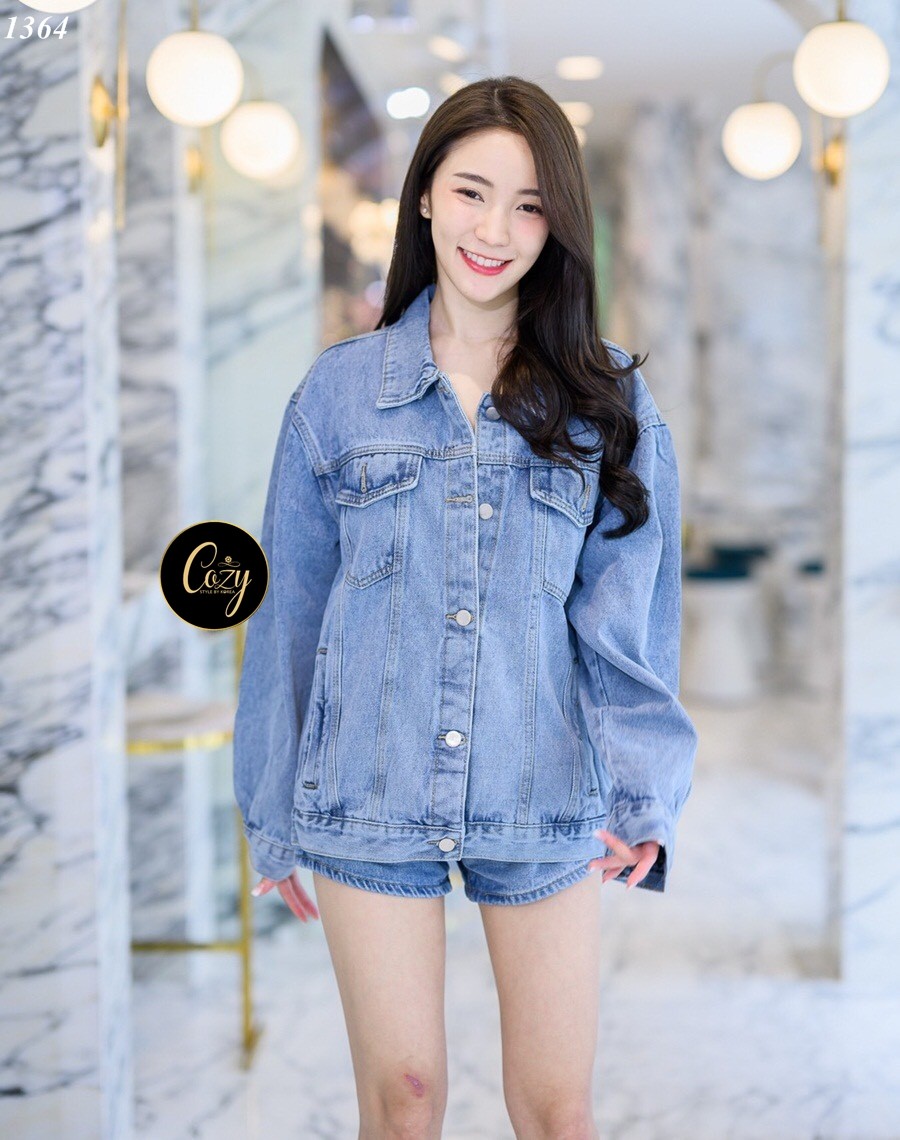 เสื้อแฟชั่น เสื้อยีนส์ฟอกแขนยาว Oversize กระดุมปลายแขน อกผ่าหน่ากระดุมเงิน 5 เม็ด