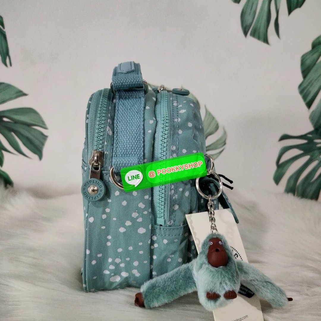 KIPLING Cand 2 ways backpack กระเป๋าถือหรือสะพายข้าง ขนาดกลาง วัสดุ Polyester 100% -ด้านหน้ามี 2 ช่องซิป -ช่องหลักโล่งกว้าง ใส่ของได้เยอะสุดๆ พร้อมช่องซิปและช่องแยกด้านข้างให้แยกของได้เป็นระเบียบมากขึ้น สามารถติใส่กระเป๋าสตางค์ใบยาวได้ มาพร้อมสายคล้องพวงก
