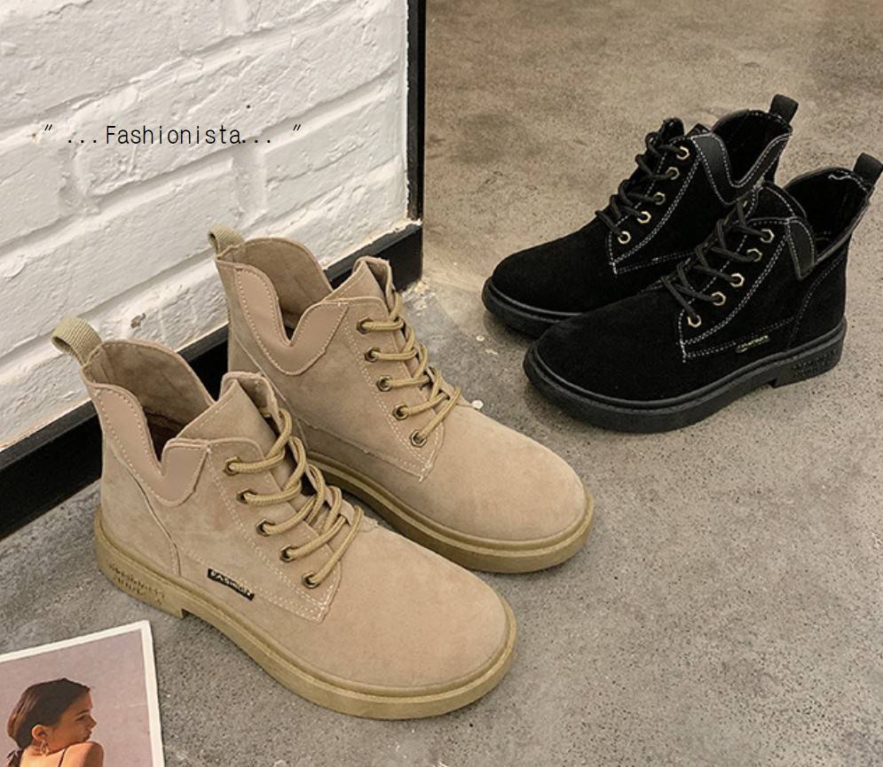 แบบมาใหม่ งานสวยเว่อร์ๆ !! รองเท้าบู้ททรงสั้นหุ้มข้อ พื้นหนา 3 c.m. วัสดุหนังสักกะหราดเนื้อหนาขึ้นทรง ดีไซน์ผ่าข้างเก๋ๆ ใส่นุ่มสบายเดินไม่เมื่อยจ้า งานจริงสวยมากกกไม่จกตา รูปถ่ายจากสินค้าขายจริง 100% สาวกบู้ทใครไม่สั่งคู่นี้พลาดมาก!!