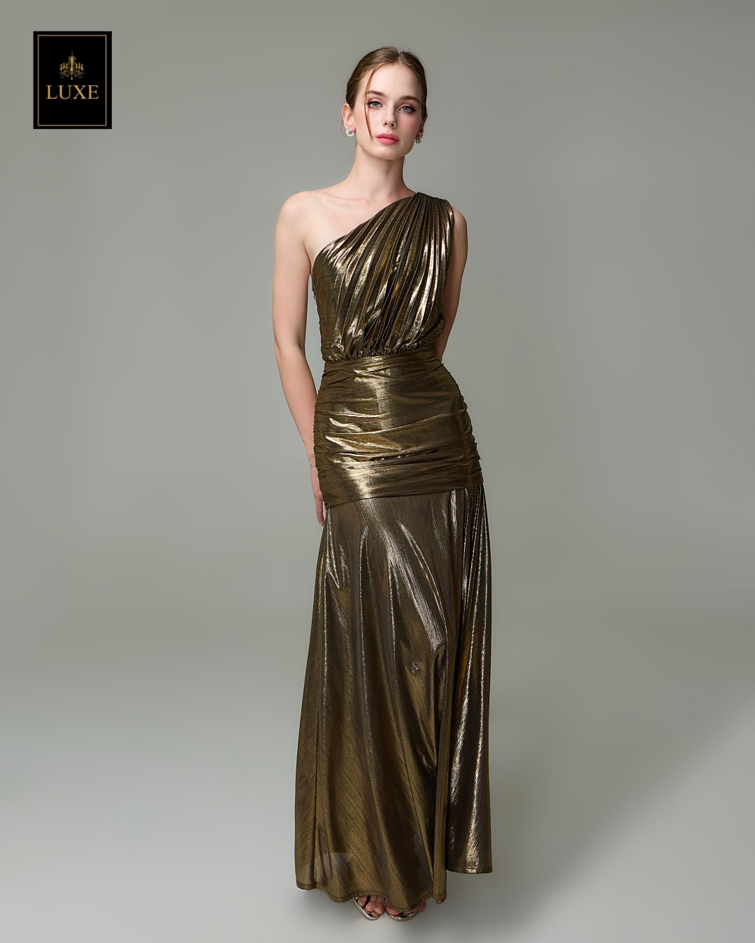 เดรสแฟชั่น แม็กซี่เดรสเสื้อไหล่เดียวอัดพลีท กระโปรงเข้ารูปตรงสะโพก