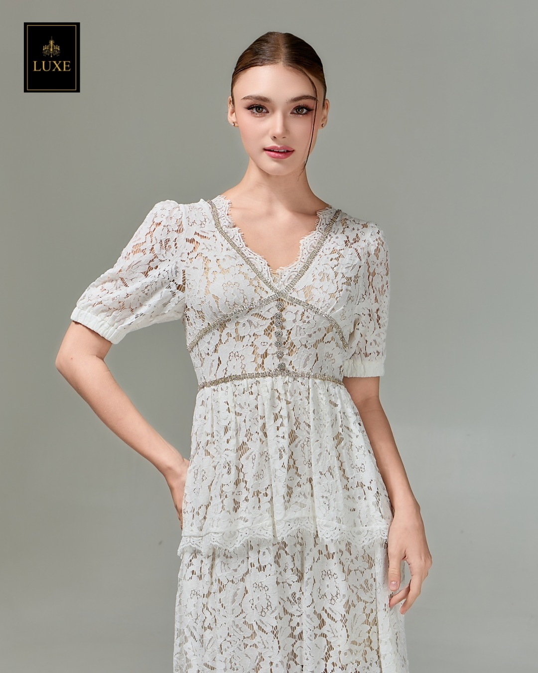 เดรสแฟชั่น เดรสเสื้อคอวีแขนตุ๊กตา กระโปรงต่อ3ชั้นรูดระบาย