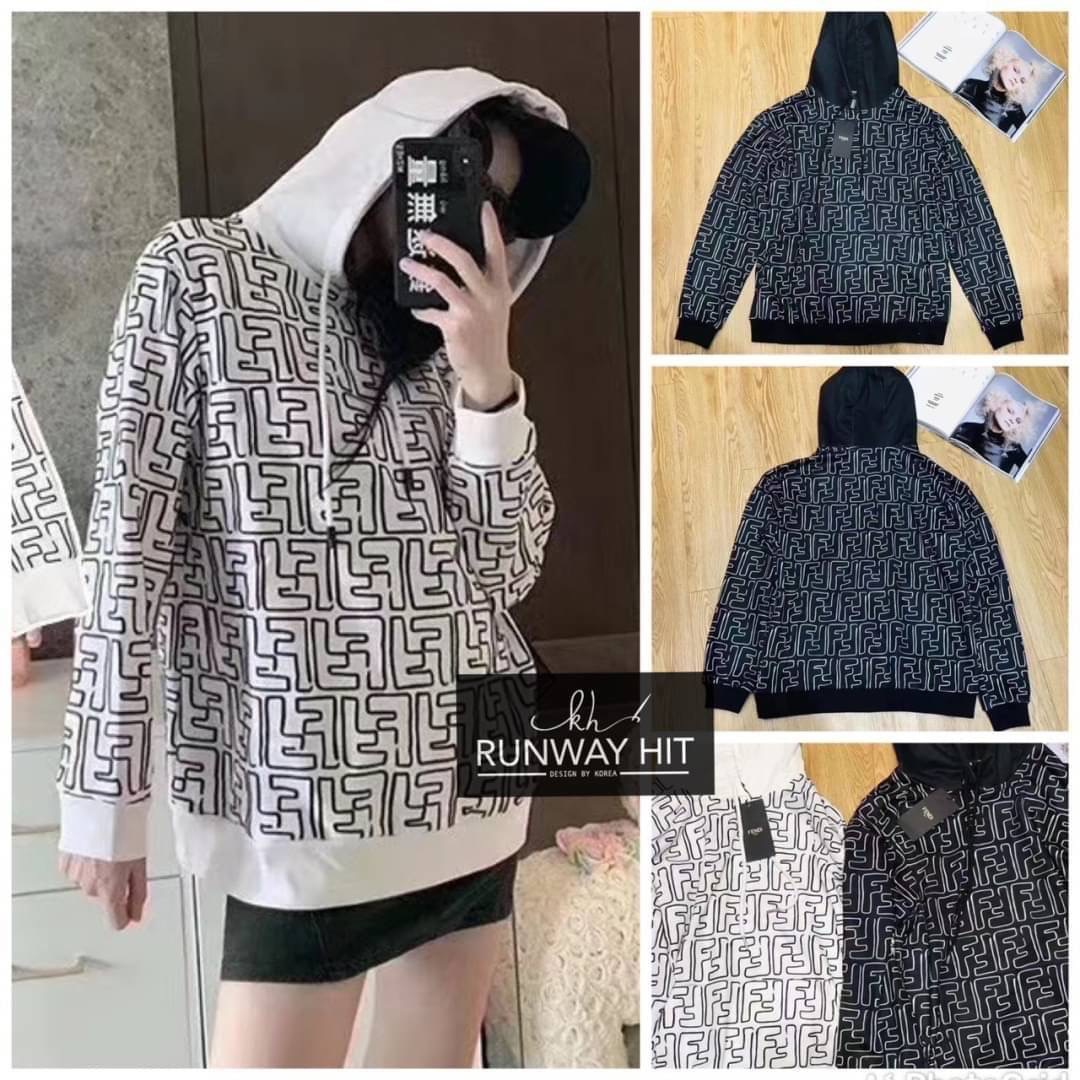 Detail เสื้อจั๊มเปอร์ มีhood brand fendi new collection2020 ผ้าใส่สบายของสวยจะใส่แมทช์กับอะไรก้อสวยค่ะสวยเป๊ะสุดๆของสวยๆต้องมีคะบอกเลยจ้า งานhiend 1:1 สวยเป๊ะผ้าดีสุดๆเลยจ้ะพี่จ๋า